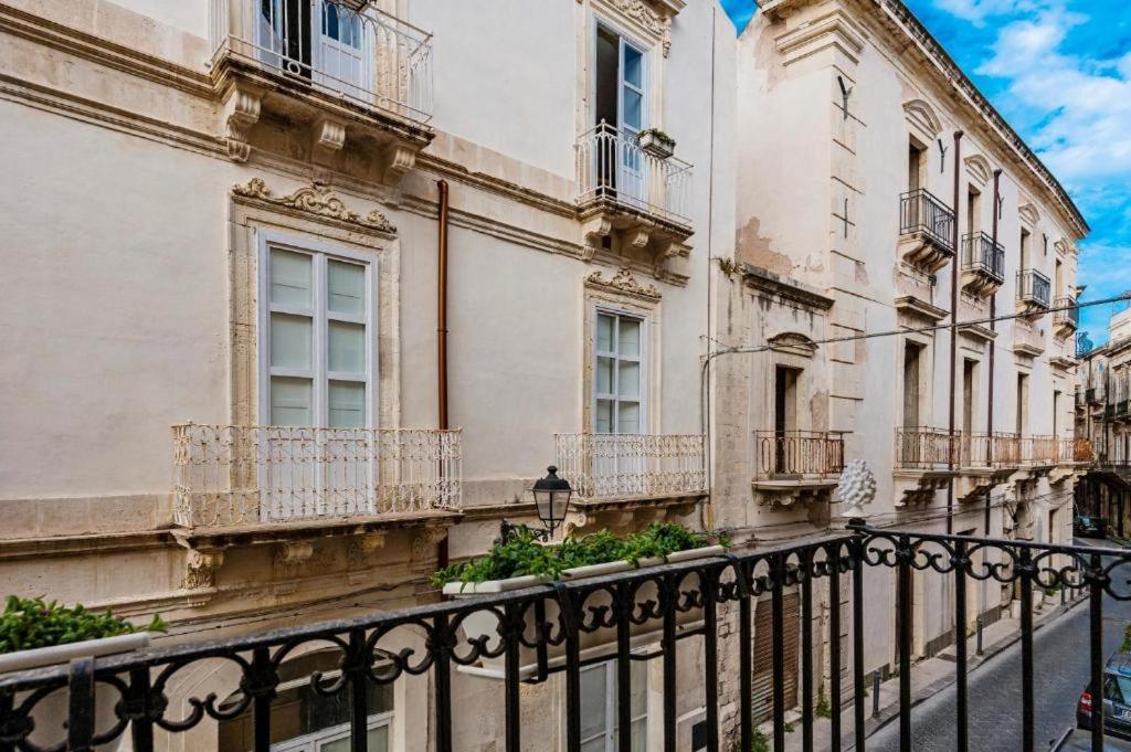 Apartamento Dimora Delle Maestranze Syracuse Exterior foto